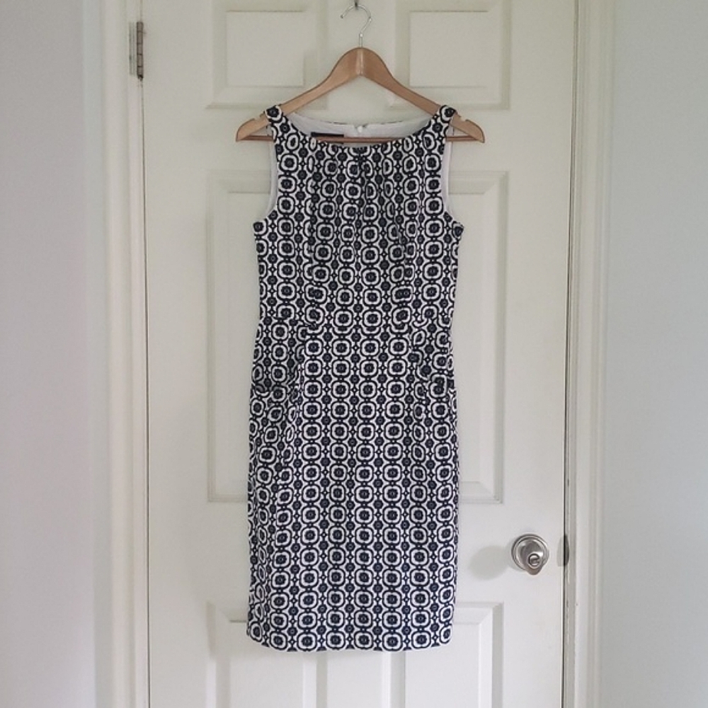 Nine West Shift Dress fully lined Size 4